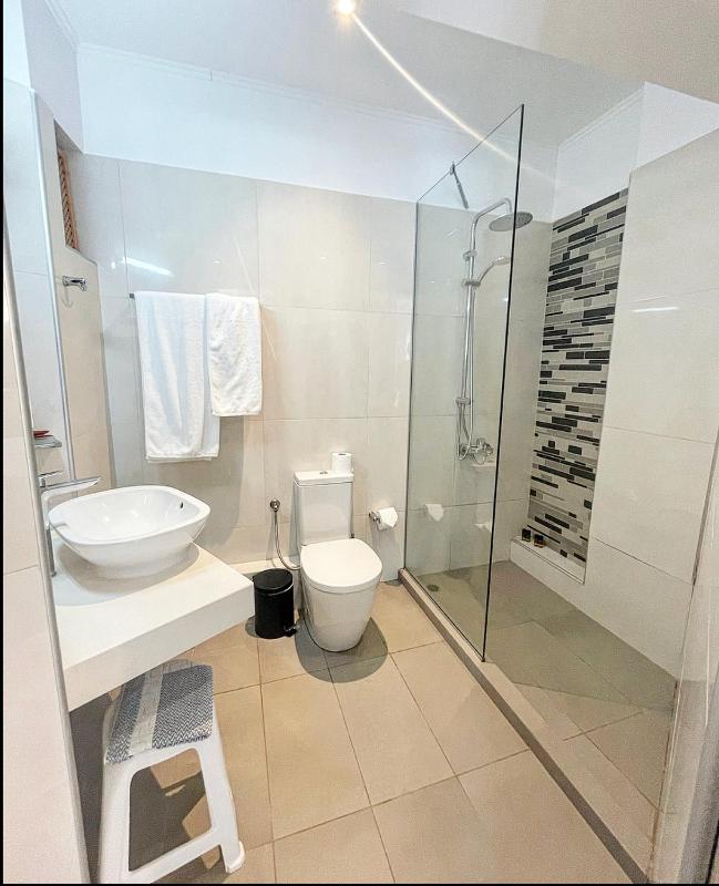 Suite with Side Sea View image 3