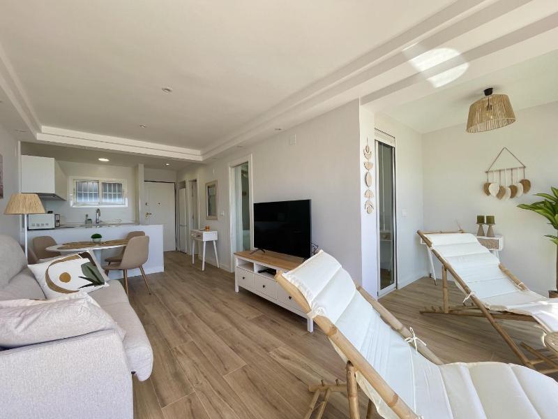 Poniente Beach Modern Apartment - image 12