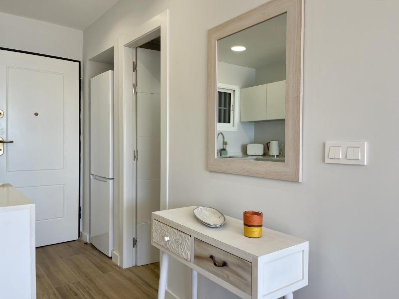 Poniente Beach Modern Apartment - image 10