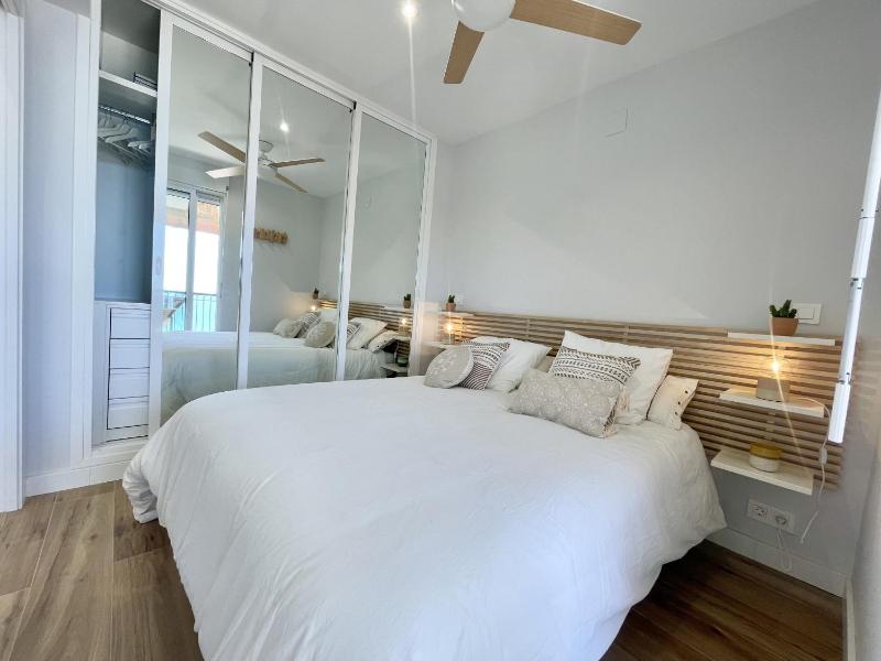 Poniente Beach Modern Apartment - image 13