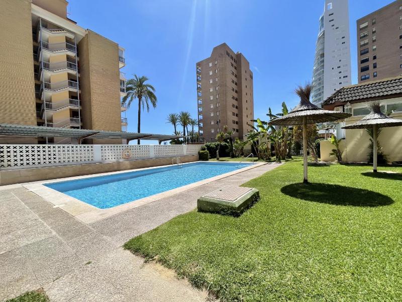 Poniente Beach Modern Apartment - image 8
