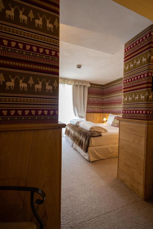 Deluxe Double Room with Spa Access image 1