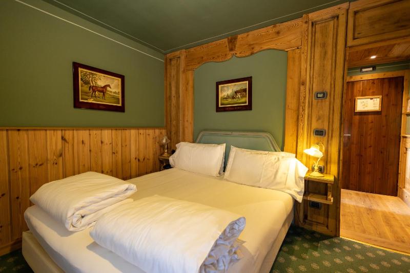 Superior Double Room with Spa Access image 2