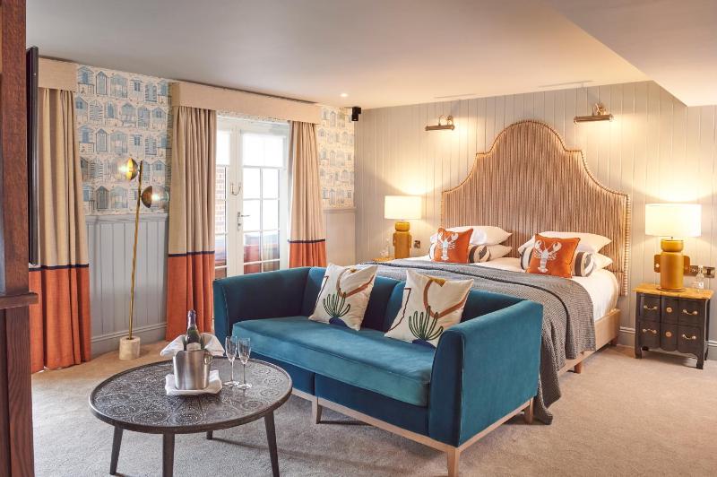 Signature Suite image 4