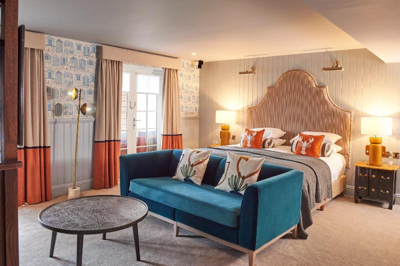 Signature Suite image 1