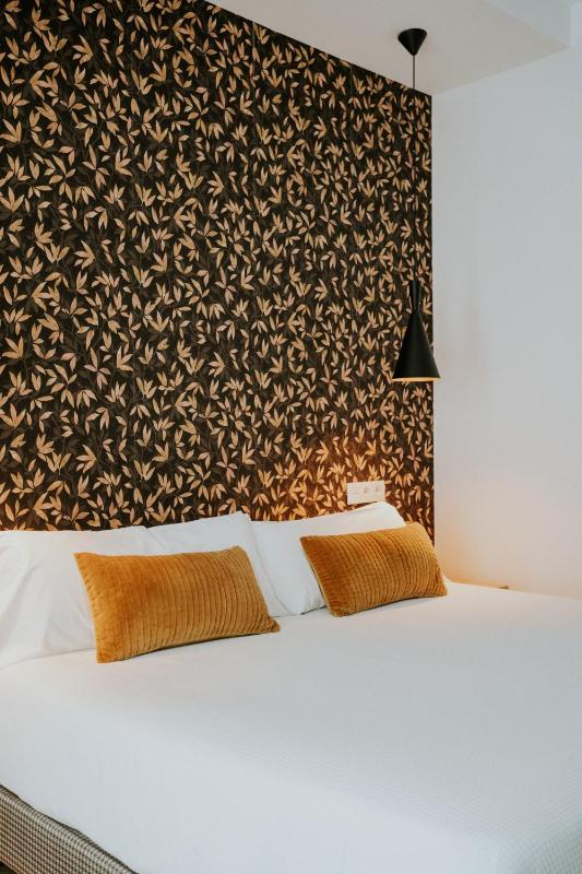 Double Room image 4