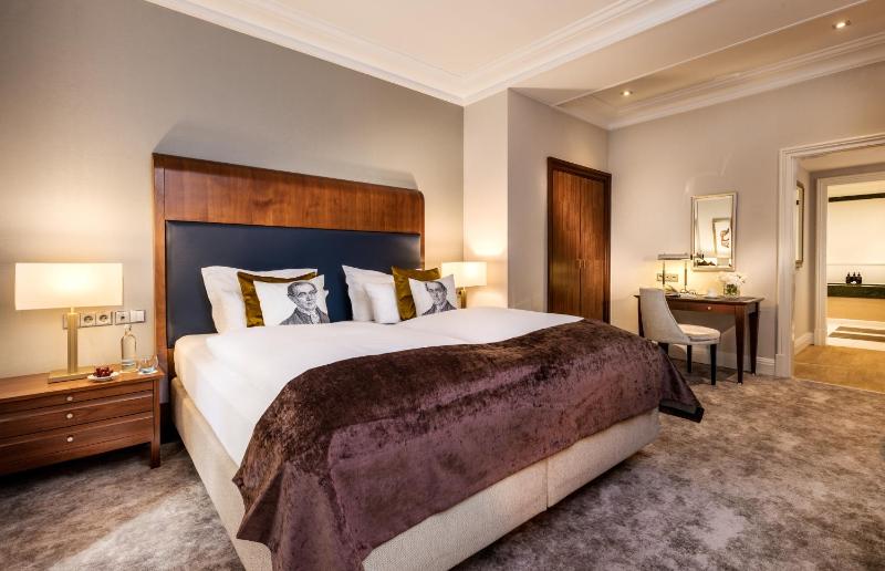 Comfort Suite image 1