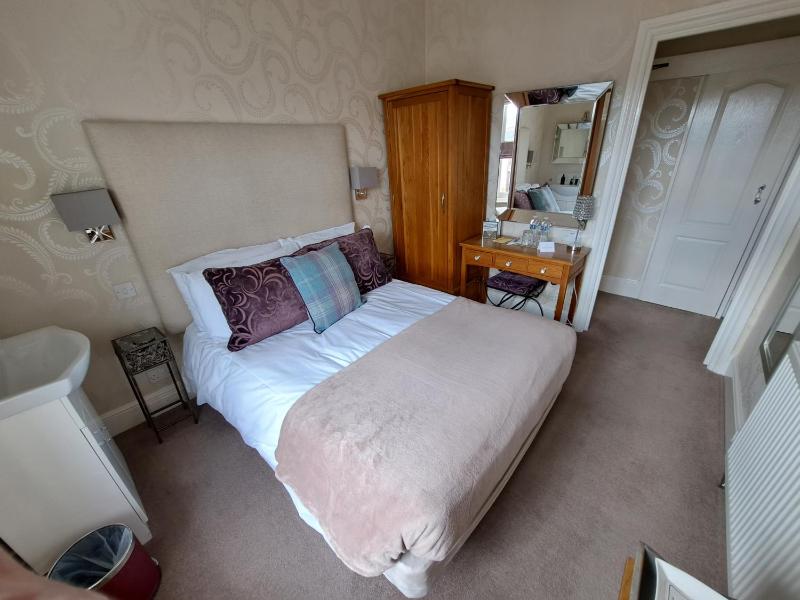 Deluxe Double Room image 4