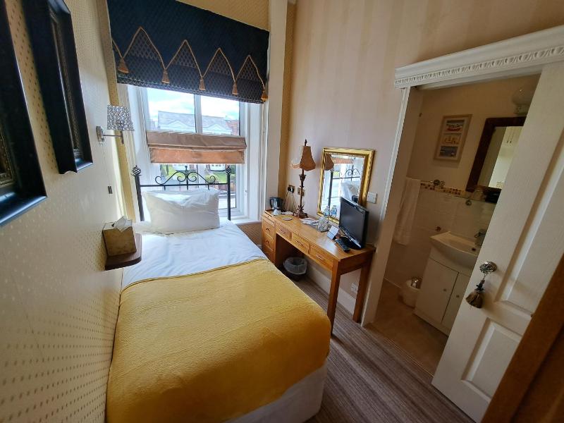 Deluxe Single Room image 4