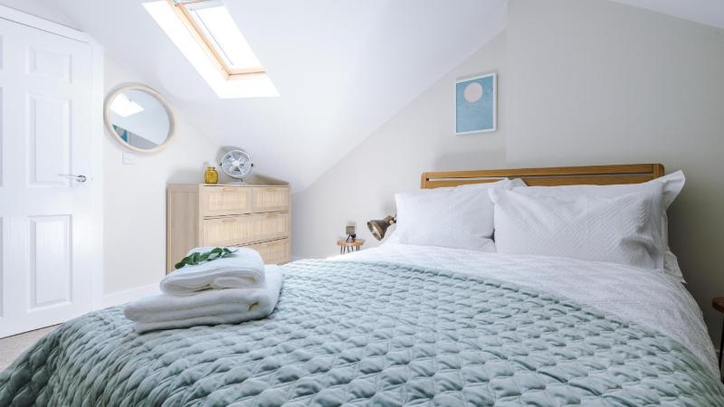 Designer apartments for City Breaks in Chester - image 2