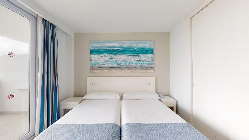 Apartment with Sea View image 4