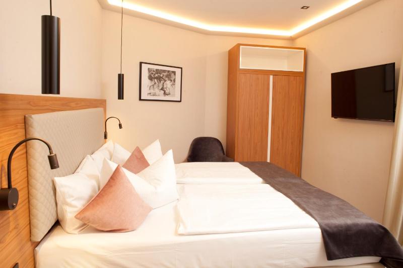 Superior Double Room image 4
