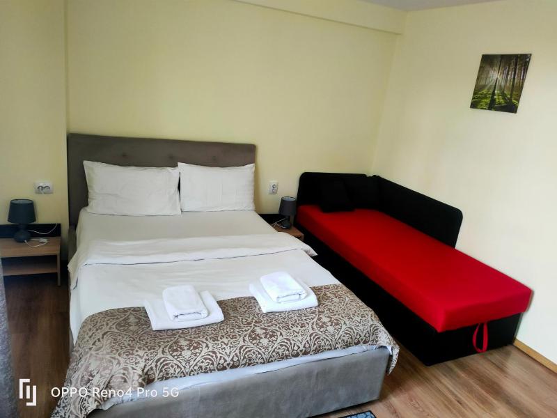 Basic Triple Room image 4