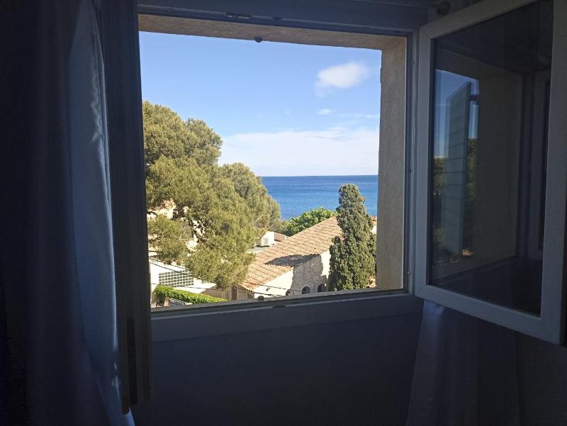 Family Room with Sea View (4 adults) image 1