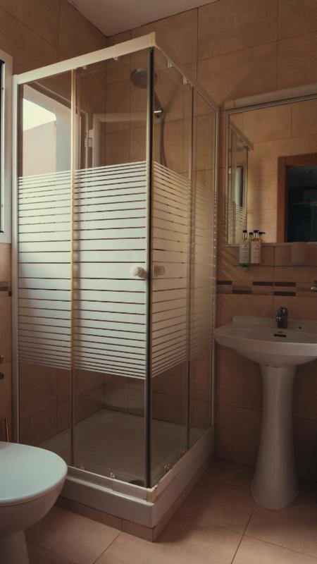 Large Double Room image 2