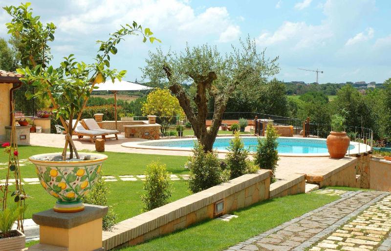 Suite with Balcony image 4