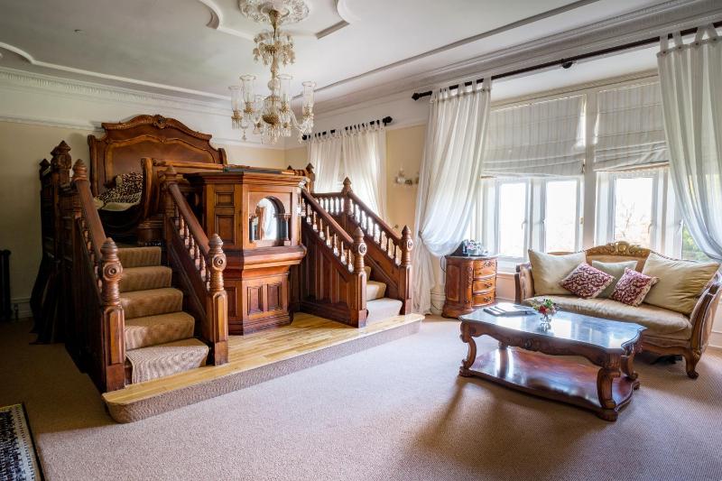 Deluxe Suite image 1