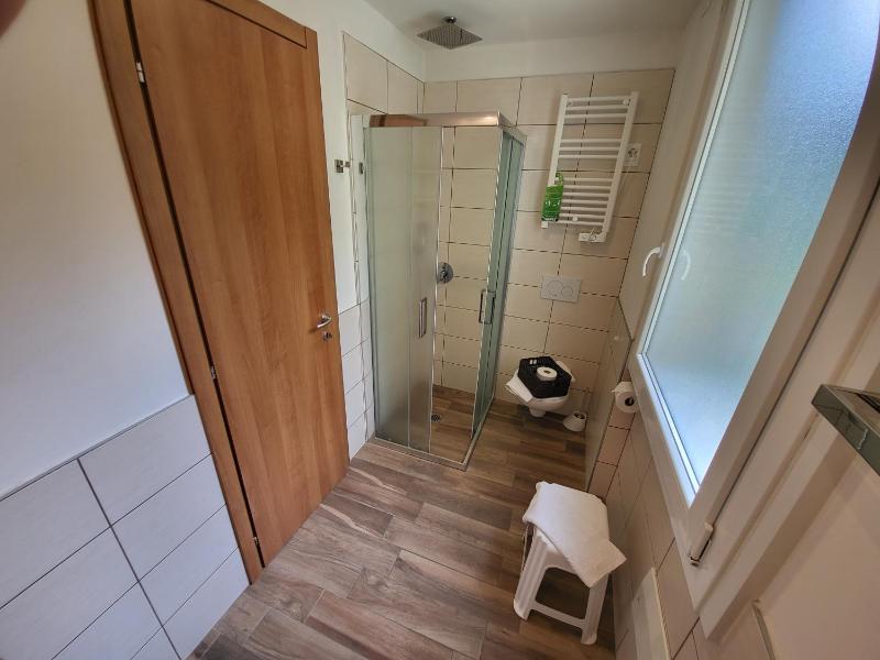 Deluxe Double Room with Balcony and Lake View image 2