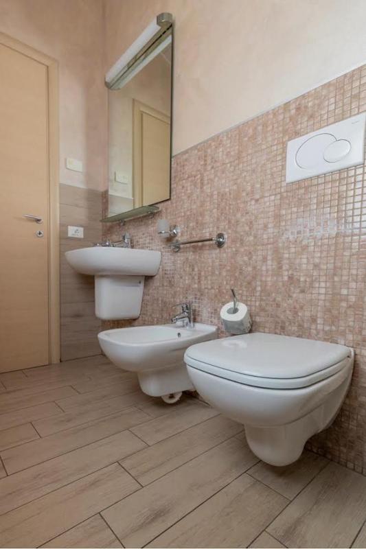 Single Room image 4