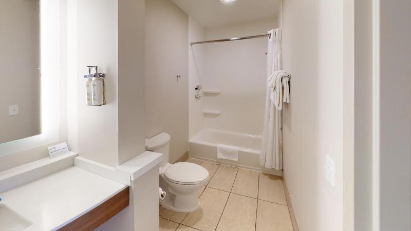 Standard Room image 3