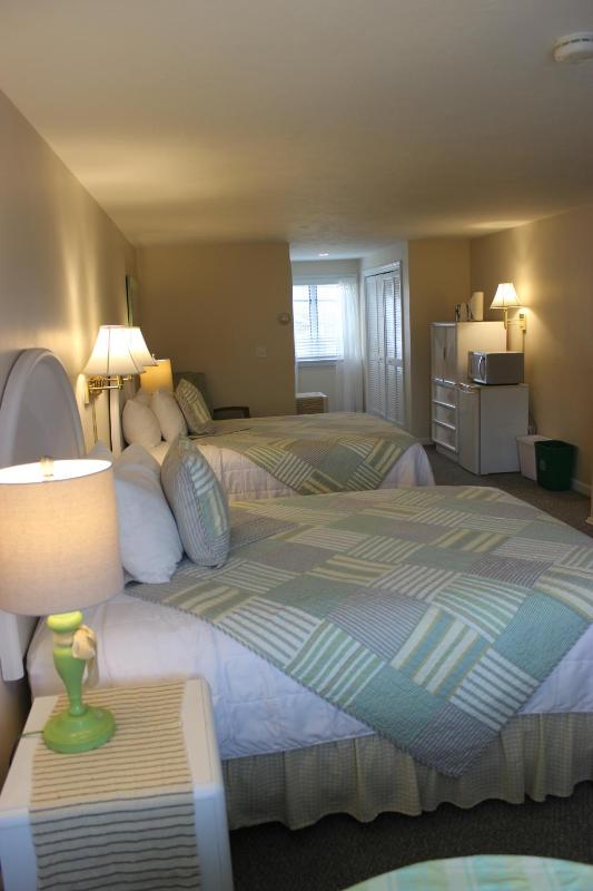 Large Double Room image 3