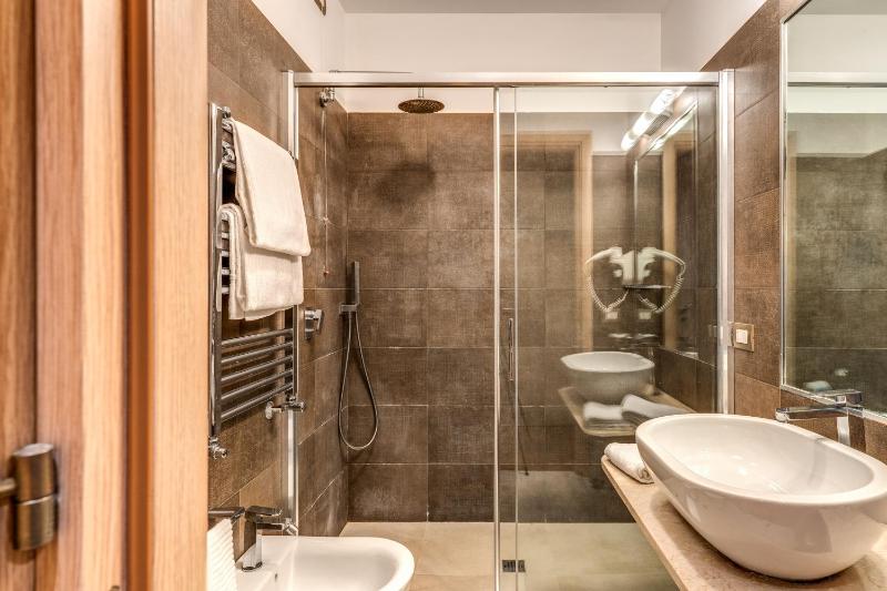 Double Room (1 Adult) image 3