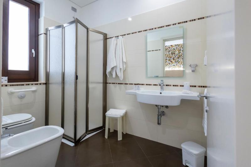 Alaba Hotel - image 26
