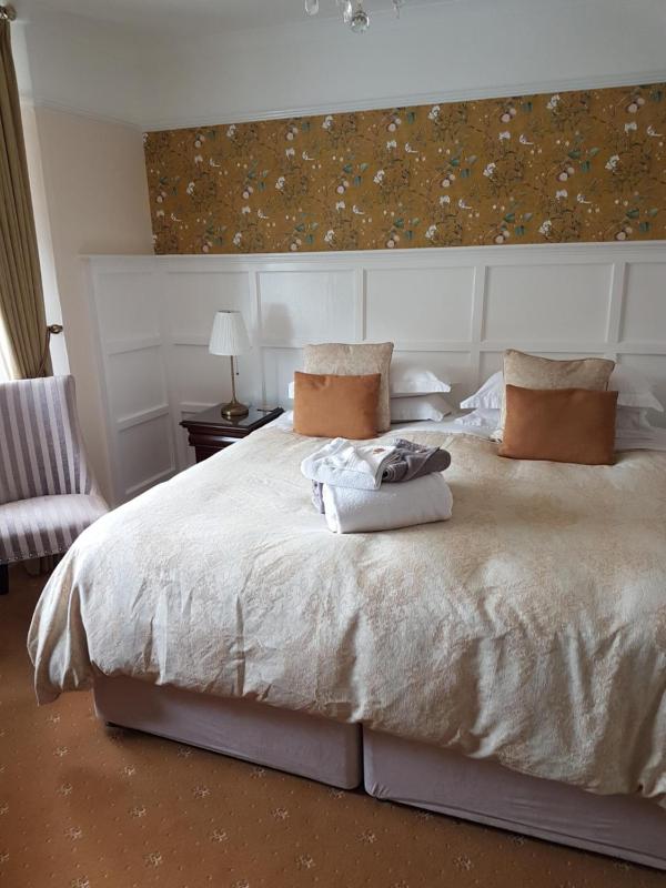 Superior Double or Twin Room image 3