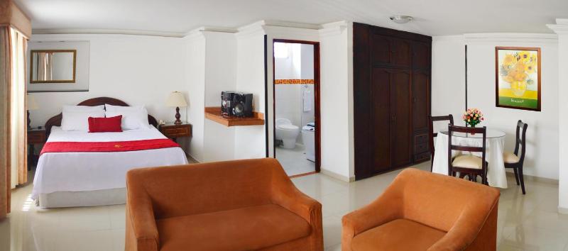 Hotel Plaza Versalles - image 43
