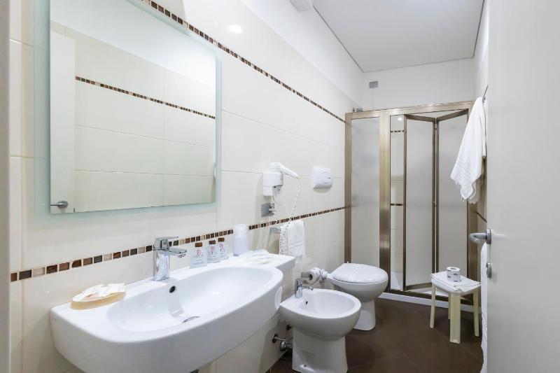 Superior Triple Room with Balcony image 2