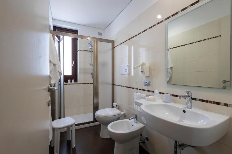 Superior Double or Twin Room with Balcony image 2