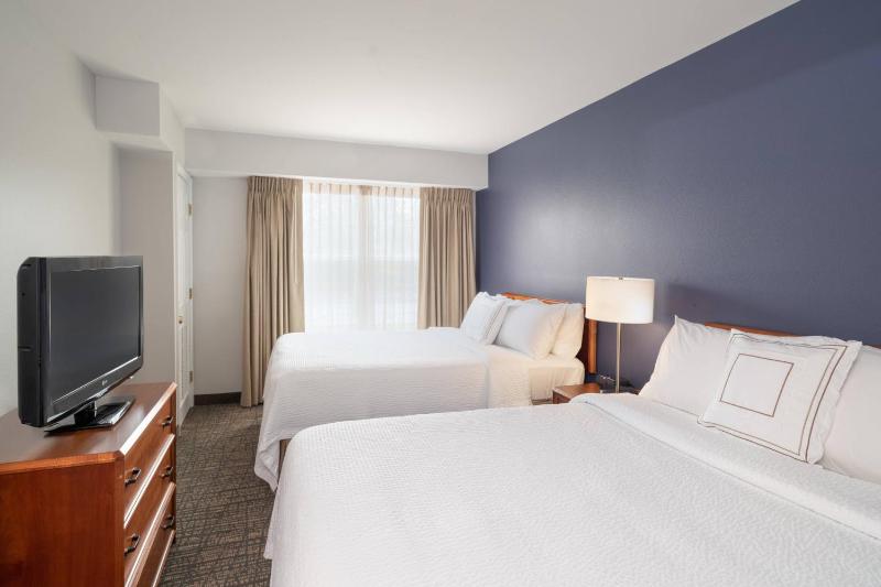 Two-Bedroom Suite image 4