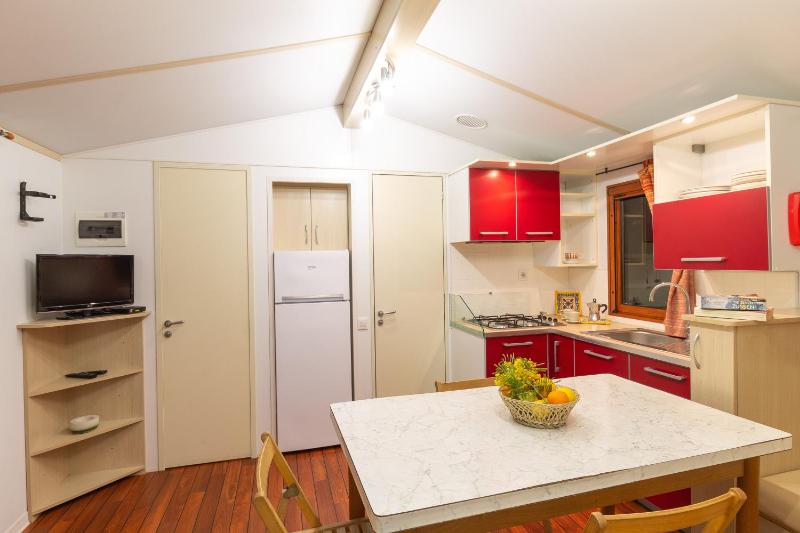 Three-Bedroom Bungalow image 1