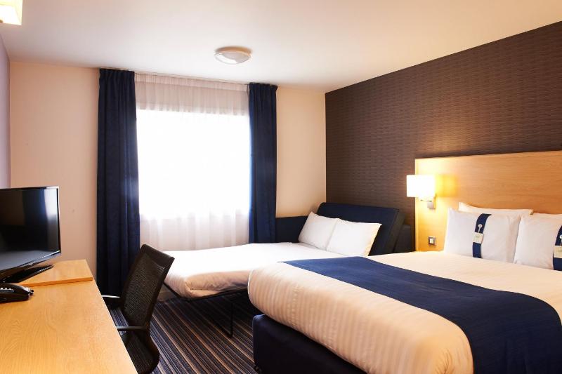 Standard Double Room with Sofa Bed and Free Hot Breakfast image 3