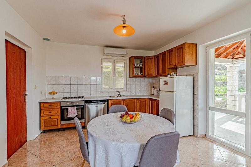 Holiday house with a parking space Zrnovo Korcula - 21067 - image 7