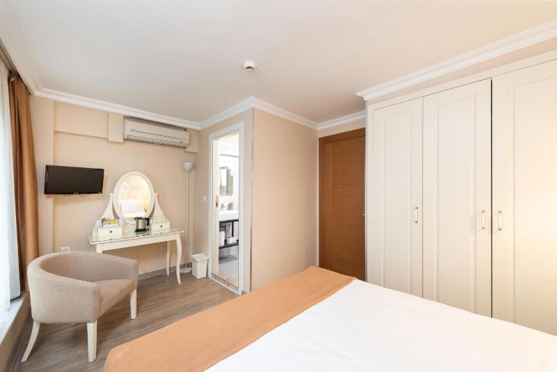 Economy Double Room image 4