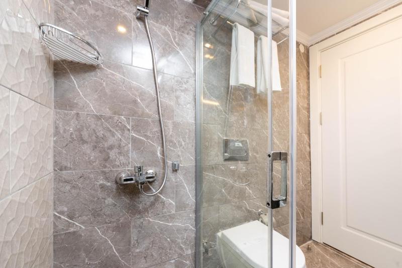 Superior Double or Twin Room with Sea View image 4