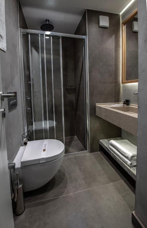 Standard Double or Twin Room image 3