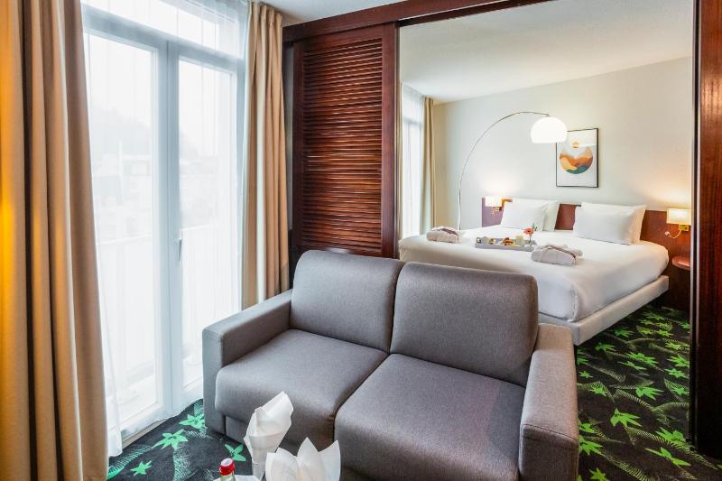 Privilege Room image 1