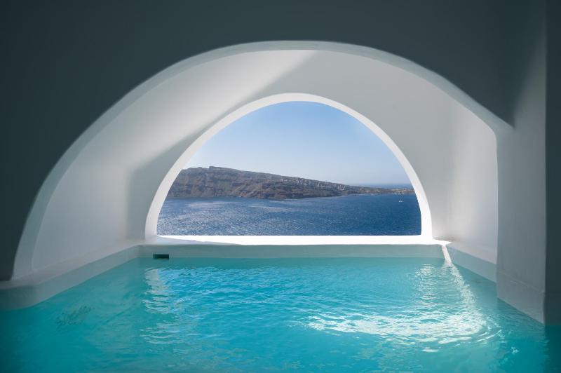 Premium Suite with Cave Heated Plunge Pool with Jets image 4