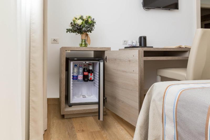 Double or Twin Room image 2