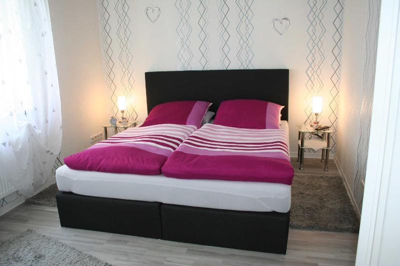 One-Bedroom Apartment with Shower image 2