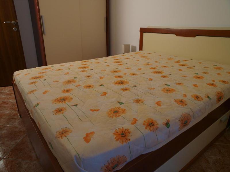 One-Bedroom Apartment with Balcony image 2