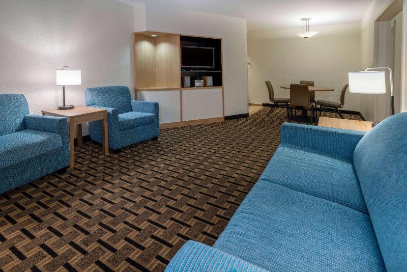 Suite with Two Queen Beds - Non-Smoking image 3