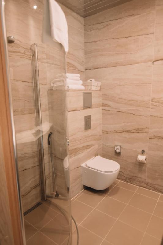 Studio Apartment image 3
