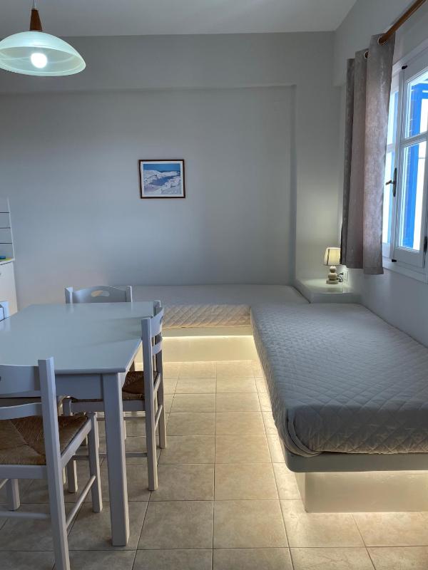 One-Bedroom Apartment with Sea View image 3