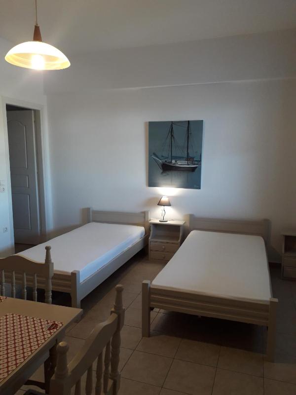 One-Bedroom Apartment with Side Sea View image 1