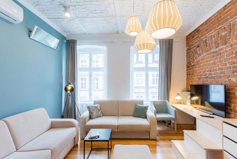 RYNEK Stare Miasto Apartment 5A - Klima Netflix Images