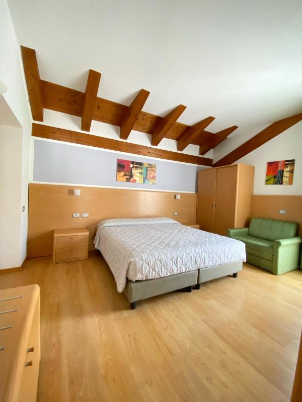 Triple Room image 1