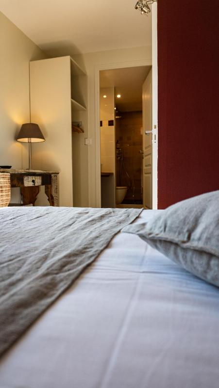 Standard Double Room image 4